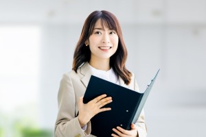 貿易事務／アパレルや食品を扱う会社